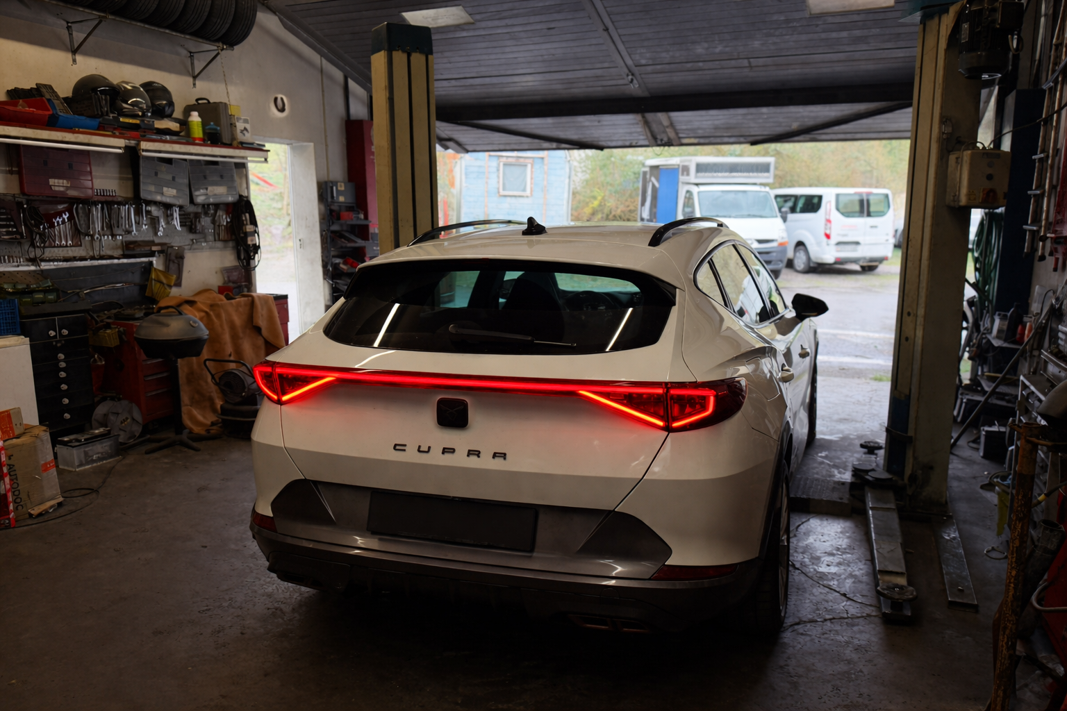 Cupra Heck in der Werkstatt